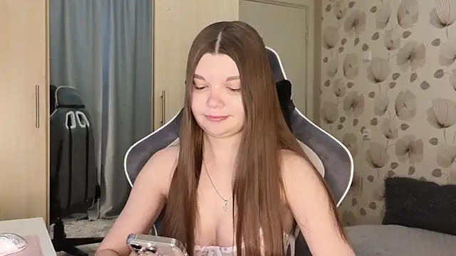  cute ice online show from May 14, 5:47 am