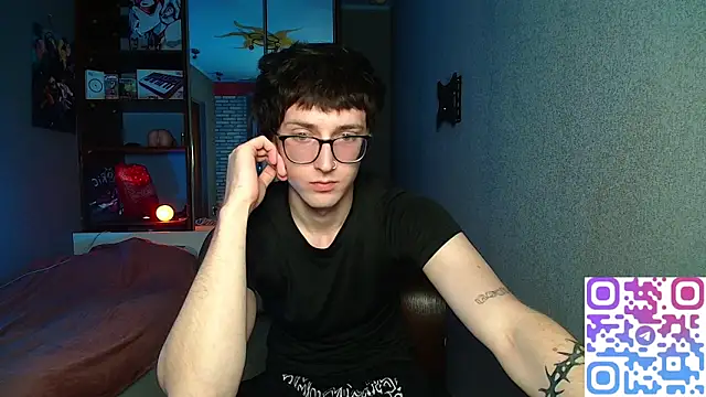 Snapshot of 8goat chatting on December 19, 6:59 pm 8goat online show from December 19, 6:59 pm