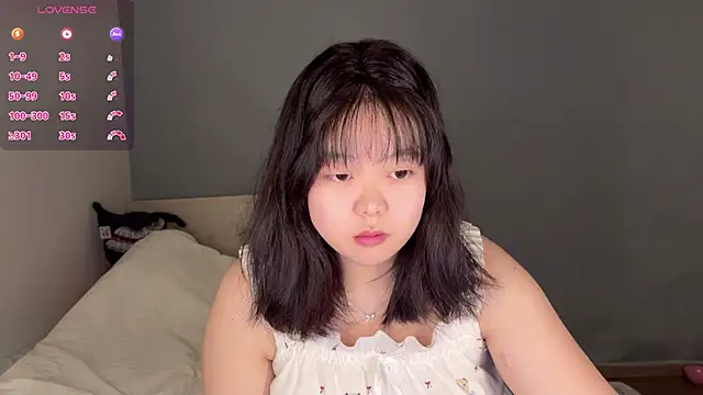 Kittenfishing online show from October 6, 3:42 pm