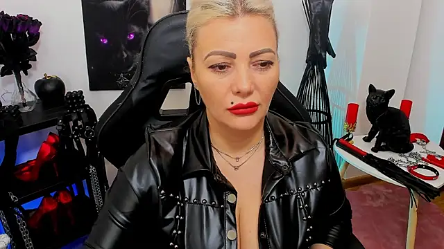 demisweet online show from February 9, 10:53 am