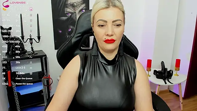 demisweet online show from February 23, 2:35 pm