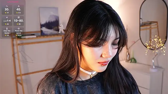 MoiraEger online show from December 19, 5:09 pm