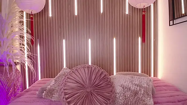 MylaDreams online show from March 24, 3:44 am