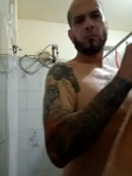 Snapshot of amircar12 chatting on April 15, 10:43 pm amircar12 online show from April 15, 10:43 pm