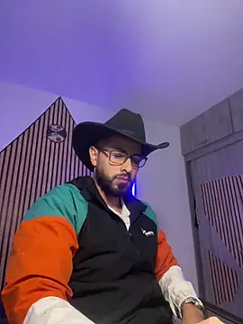 Snapshot of magnumchris chatting on February 1, 11:25 pm magnumchris online show from February 1, 11:25 pm