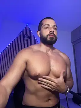 Snapshot of magnumchris chatting on February 14, 4:20 am magnumchris online show from February 14, 4:20 am