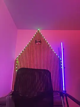 Snapshot of magnumchris chatting on February 16, 12:23 pm magnumchris online show from February 16, 12:23 pm