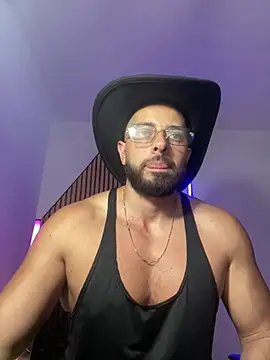 Snapshot of magnumchris chatting on February 20, 11:49 pm magnumchris online show from February 20, 11:49 pm