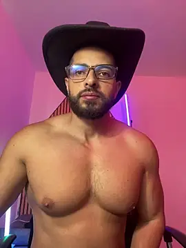 Snapshot of magnumchris chatting on February 27, 11:54 am magnumchris online show from February 27, 11:54 am