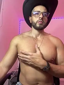 magnumchris online show from April 17, 9:40 pm