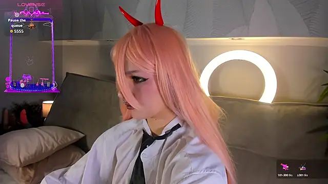 Molly Platt online show from November 6, 9:21 am