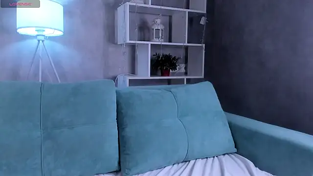 Molly Platt online show from November 17, 9:26 am