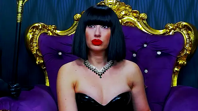 LaraMaeve online show from December 5, 6:11 am