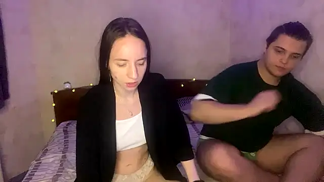 Snapshot of lailarays chatting on September 14, 4:17 pm lailarays online show from September 14, 4:17 pm