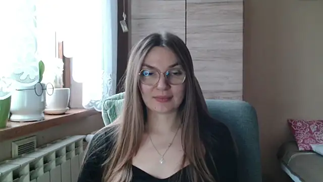 Snapshot of LooveELLYx chatting on December 22, 7:38 am LooveELLYx online show from December 22, 7:38 am