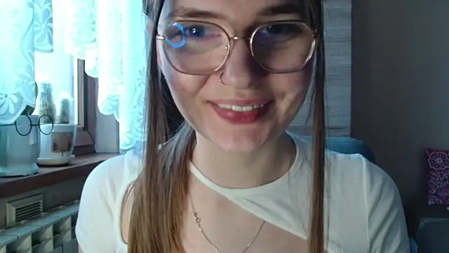 Snapshot of LooveELLYx chatting on January 8, 7:32 am LooveELLYx online show from January 8, 7:32 am