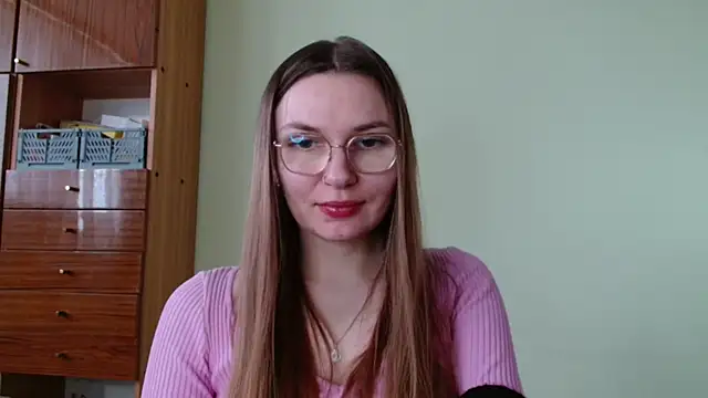 Snapshot of LooveELLYx chatting on February 3, 2:33 pm LooveELLYx online show from February 3, 2:33 pm