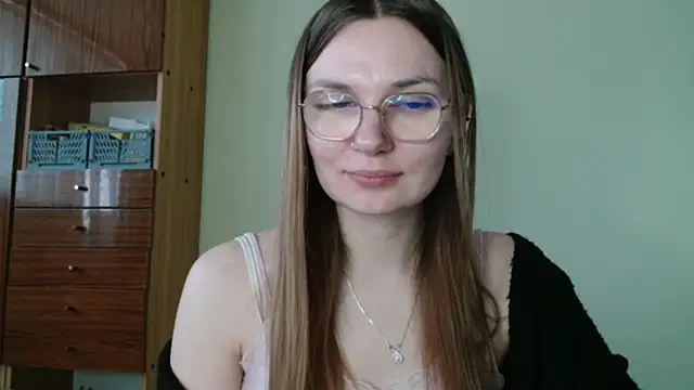 Snapshot of LooveELLYx chatting on February 12, 7:36 am LooveELLYx online show from February 12, 7:36 am