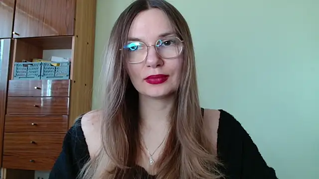 Snapshot of LooveELLYx chatting on February 26, 7:40 am LooveELLYx online show from February 26, 7:40 am