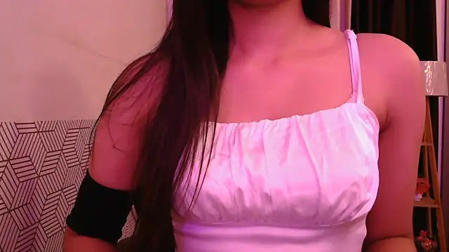 Snapshot of Tathiraa chatting on March 1, 10:01 pm Tathiraa online show from March 1, 10:01 pm