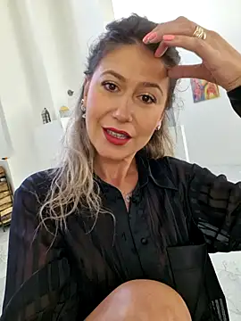 CelynaRoss online show from May 24, 12:54 pm