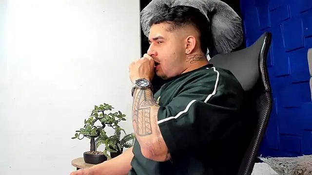 king falconer online show from November 3, 12:46 am