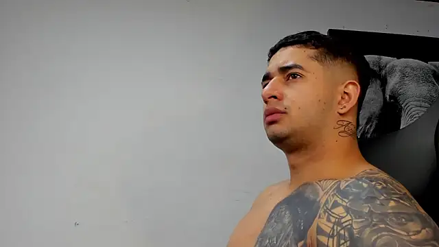 king falconer online show from November 18, 1:22 am