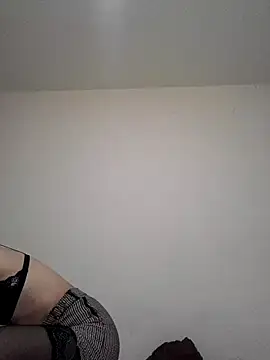 Snapshot of Oriana111 chatting on October 27, 1:04 pm Oriana111 online show from October 27, 1:04 pm