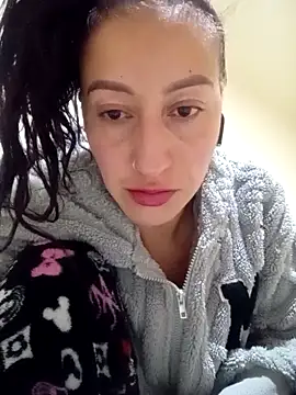 Snapshot of Oriana111 chatting on February 22, 1:53 pm Oriana111 online show from February 22, 1:53 pm