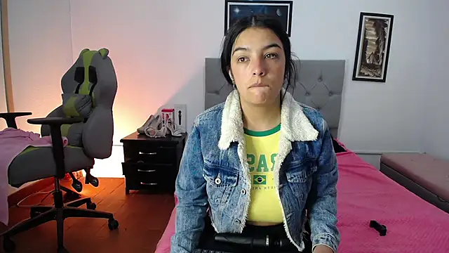 Esmeraldaa- online show from October 9, 5:16 am