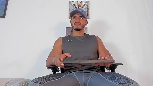 magnusclark online show from March 28, 8:08 pm