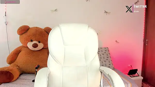 princessluna 19 online show from November 14, 9:02 pm