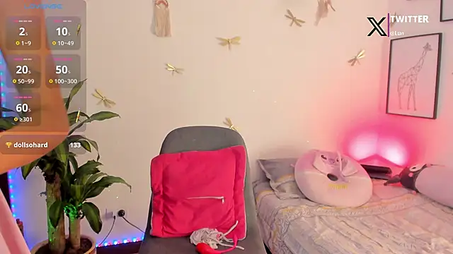 princessluna 19 online show from March 23, 7:40 pm