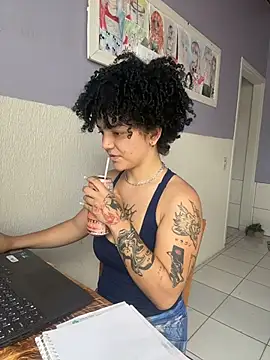 Snapshot of CamillyBlum chatting on November 19, 8:31 pm CamillyBlum online show from November 19, 8:31 pm