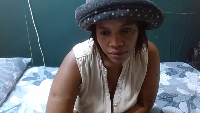 Snapshot of sexythae32 chatting on February 18, 6:42 am sexythae32 online show from February 18, 6:42 am