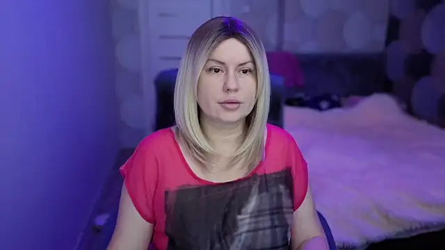 CrystallKiss online show from October 3, 4:15 pm