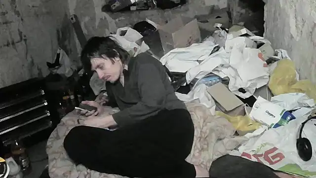 Snapshot of makarov1993 chatting on June 6, 2:27 am makarov1993 online show from June 6, 2:27 am