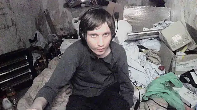 Snapshot of makarov1993 chatting on June 9, 3:29 am makarov1993 online show from June 9, 3:29 am