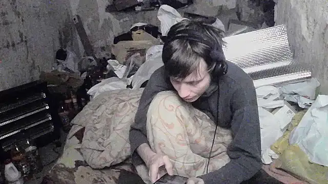 Snapshot of makarov1993 chatting on June 14, 8:44 pm makarov1993 online show from June 14, 8:44 pm