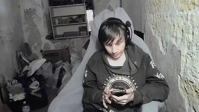 Snapshot of makarov1993 chatting on July 30, 1:32 pm makarov1993 online show from July 30, 1:32 pm