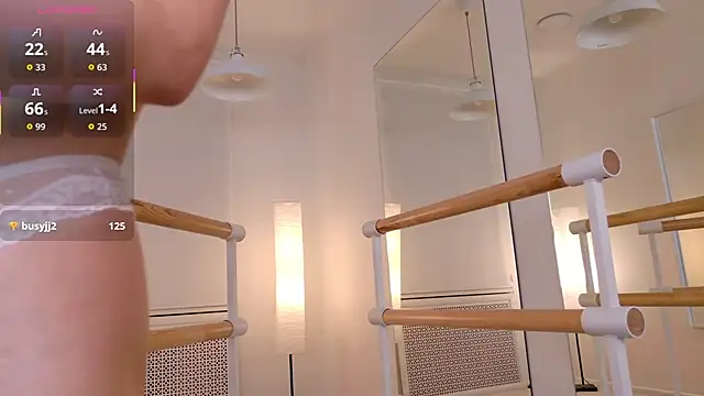 chloe dreammm online show from November 18, 2:54 pm