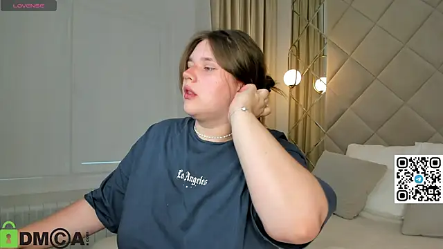 Chloee White online show from September 13, 1:05 am