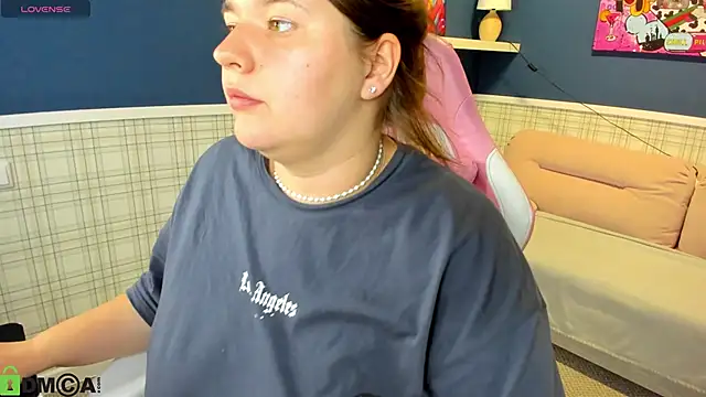 Chloee White online show from September 14, 8:13 am