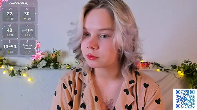 girlllsooft online show from November 5, 7:58 pm