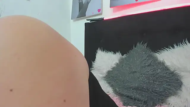 katherine blair online show from April 6, 12:06 pm