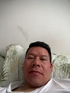 Manu0586 online show from May 1, 2:54 pm