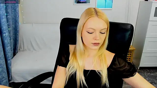 KatherineePierce online show from April 11, 4:33 pm