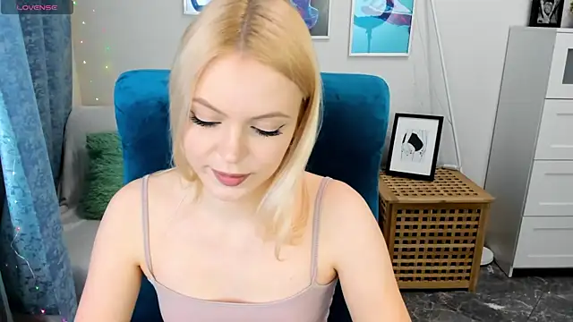 KatherineePierce online show from May 21, 3:52 pm