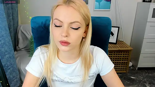 KatherineePierce online show from May 22, 3:17 pm