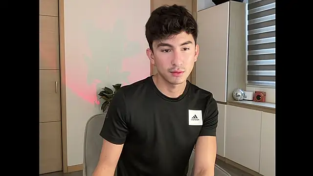 sweettaaron01 online show from October 7, 5:43 pm